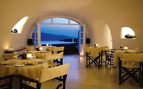 Perivolas Hotel